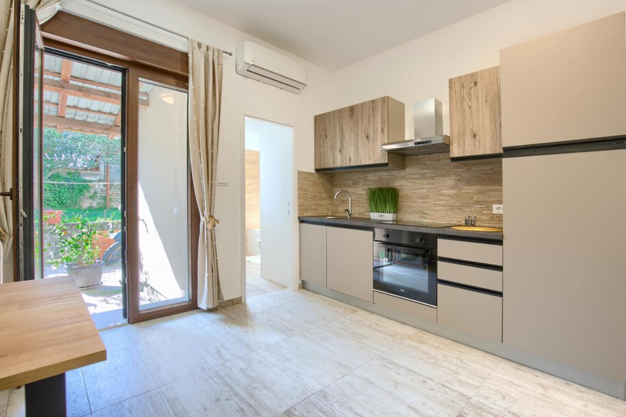 Amphitheater 3+2 Modern Apartment With Terrace, Wifi, Netflix Pula Exterior photo